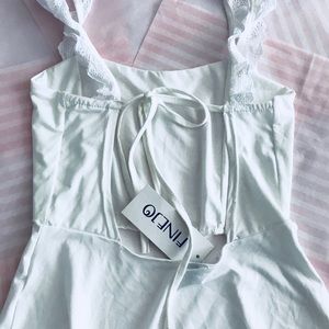 Finejo white backless dress